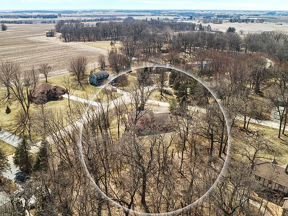 3rd image of 43W640 Hawkeye Dr