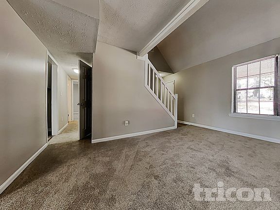 4th image of 525 Windsor Dr SE