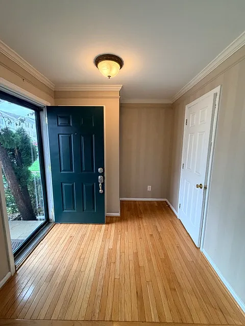 36 Lisa Dr — Photo 2
