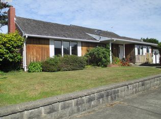 650 Franklin Ave SW, Bandon, OR 97411