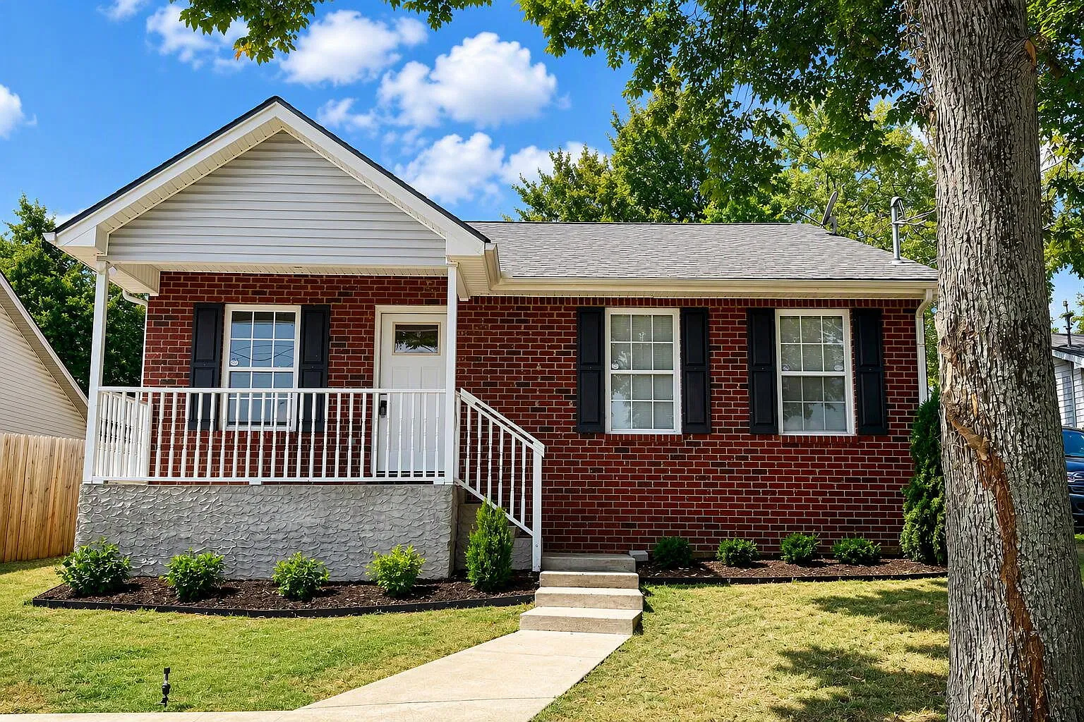 3 bed, 2.0 bath, 1330 sqft, $2,395 — Photo 1