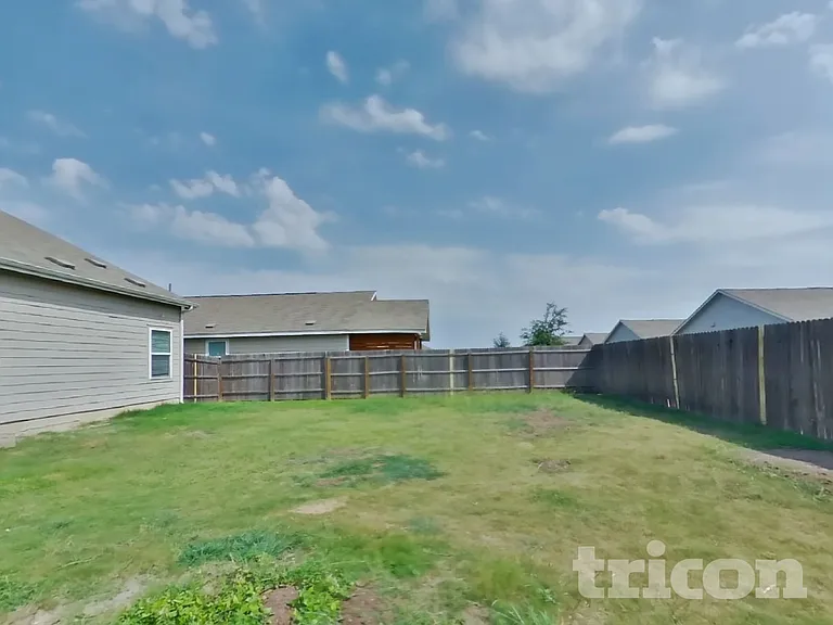 421 Moonvine Way — Photo 16