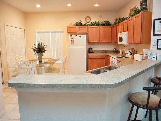 Kitchen with Breakfast Bar
