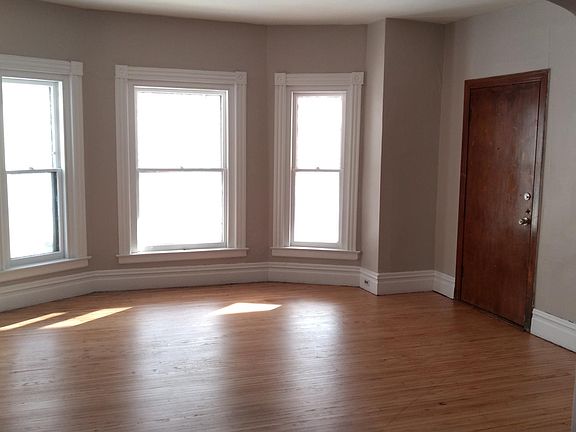 2nd image of 326 Auburn Ave #1