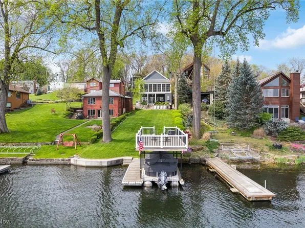 335 Dorwil Dr, Akron, OH 44319