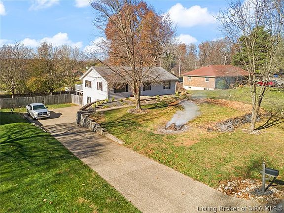4th image of 2295 Fey Dr NW