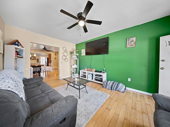 4th image of 2224 Crooks St