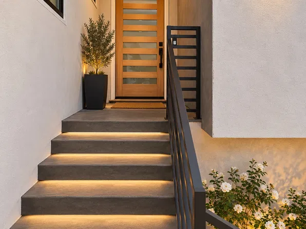 3362 Bellota Way, Los Angeles, CA 90027