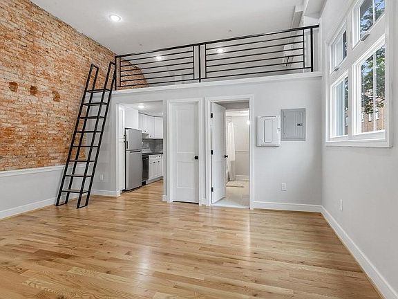 4th image of 1916 Poplar St #1N