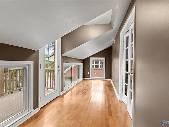 5th image of 1211 Shadow Ridge Dr SE