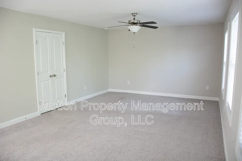 3 bed, 2.5 bath, 2152 sqft, $2,900 — Photo 4