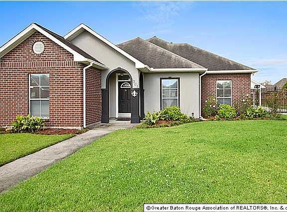 3rd image of 301 S Oleana Dr