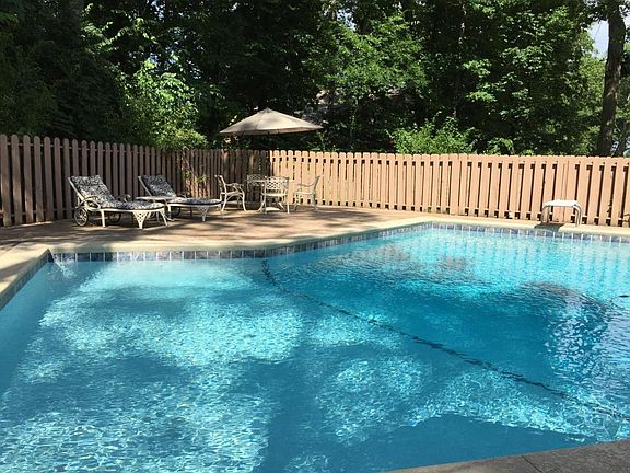 3rd image of 12352 N Fox Den Dr