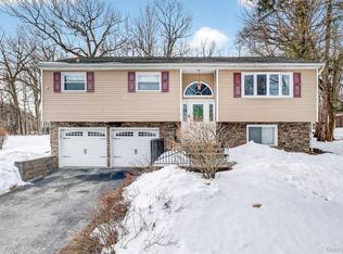 11 Darlene Drive, Poughkeepsie, NY 12601