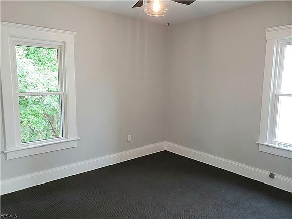 2nd image of 1496 Robinwood Ave