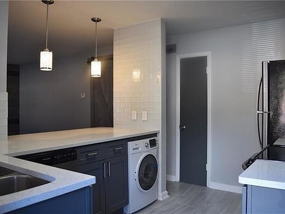 5th image of 112 Ardmore Pl NW APT 3
