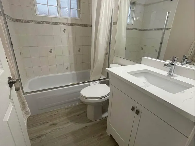 1077 E 62nd Ave #1 — Photo 3