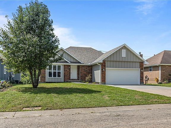 3rd image of 908 Coventry Ct