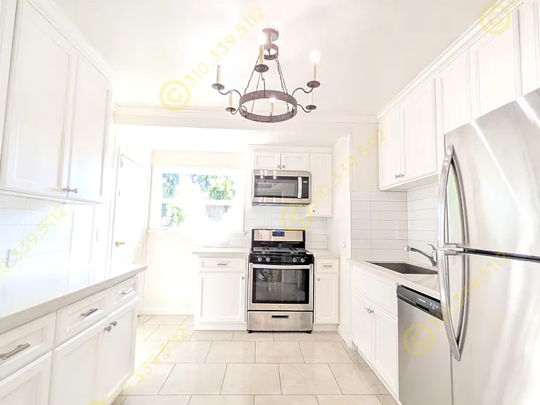 969 N Doheny Dr #1/2 — Photo 20