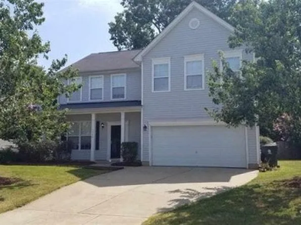 1004 Holly Meadow Dr, Holly Springs, NC 27540