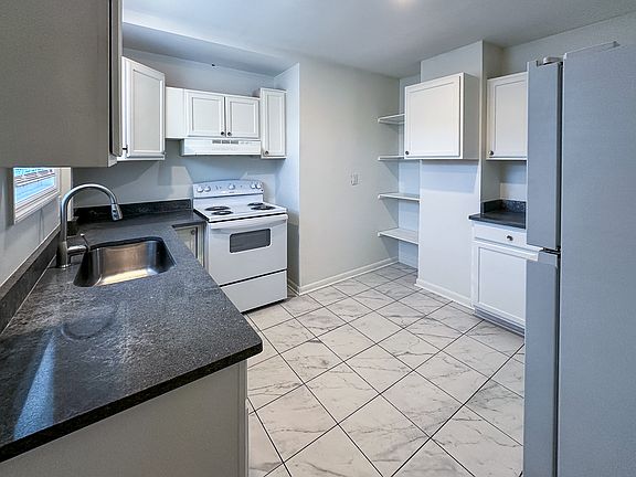 3rd image of 5727 Hoover Ave #A
