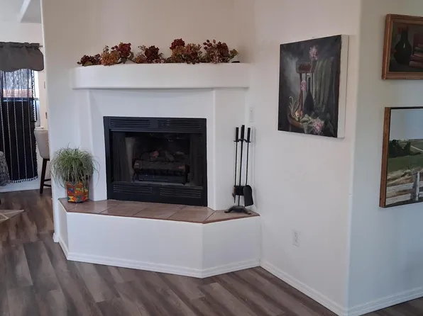 2 Detrias Ct, Edgewood, NM 87015