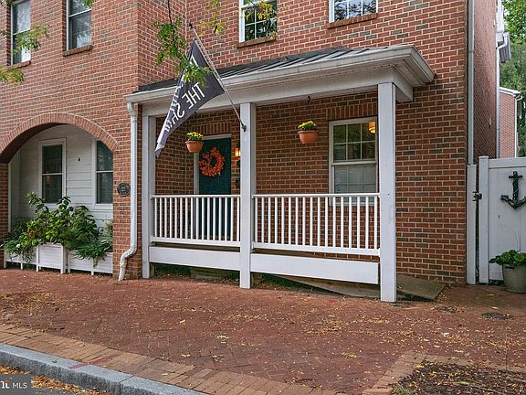 5th image of 222 West St APT A