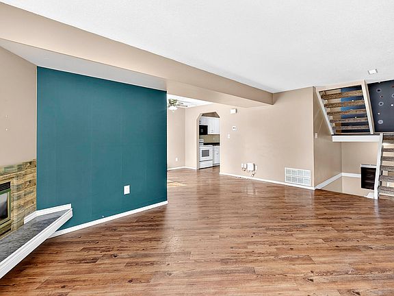 2nd image of 1435 Summit Dr #41
