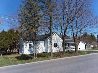 920 Harris Ave, Tawas City, MI 48763