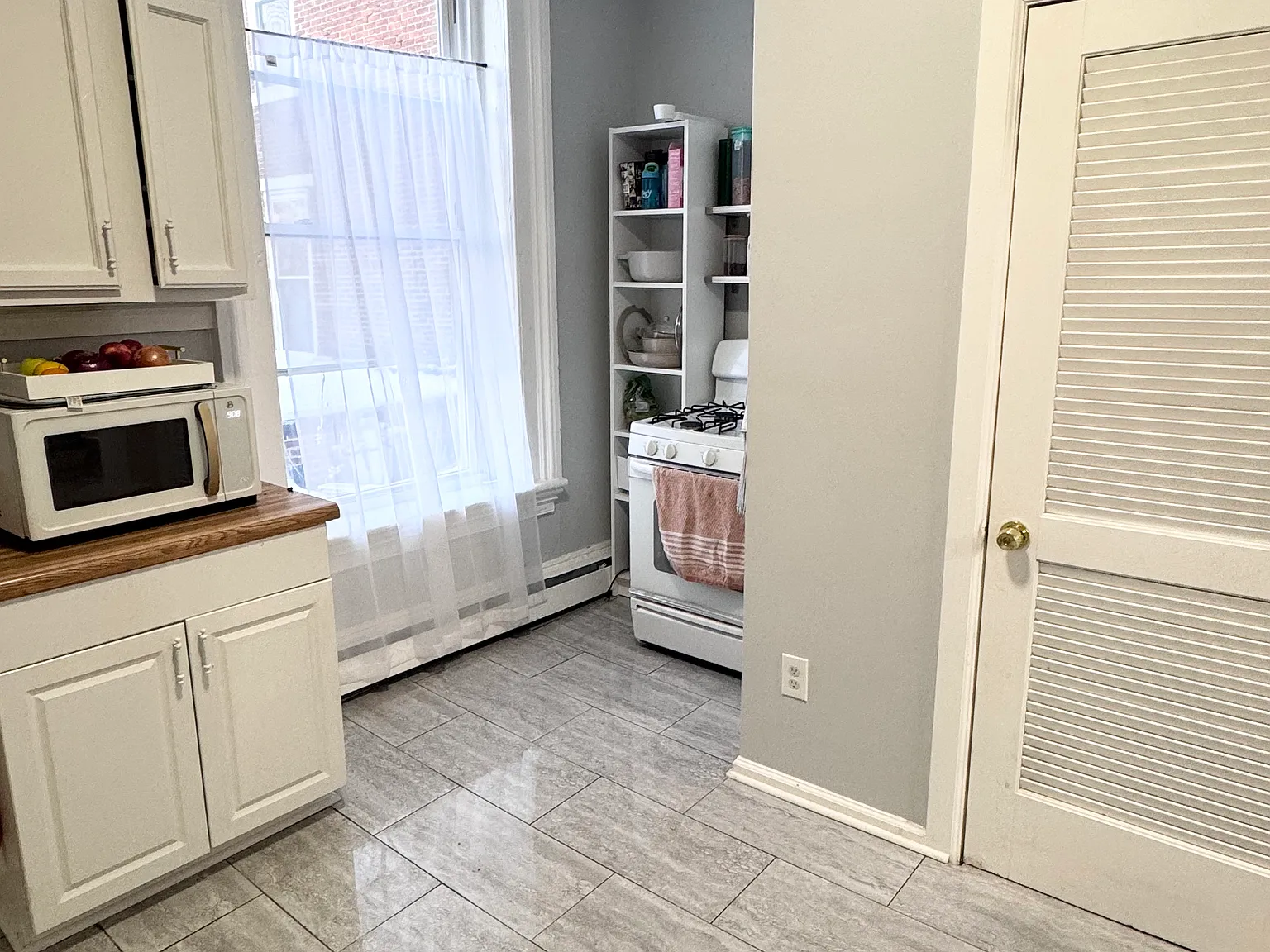 3 bed, $2,000 — Photo 3