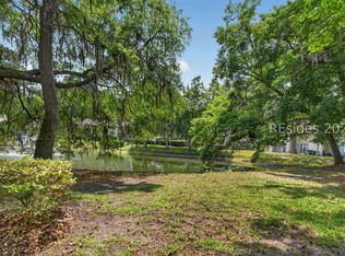 96 Mathews Dr APT 19, Hilton Head Island, SC 29926