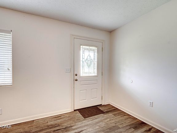 4th image of 2131 E 26th St