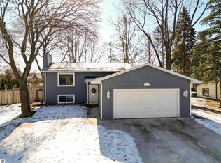 1314 E Illinois Ct, Mount Pleasant, MI 48858