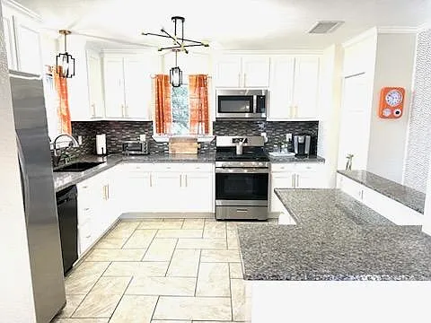 312 Tarrant St — Photo 5
