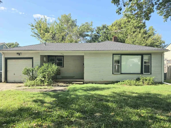 627 S Waverly Dr, Wichita, KS 67218