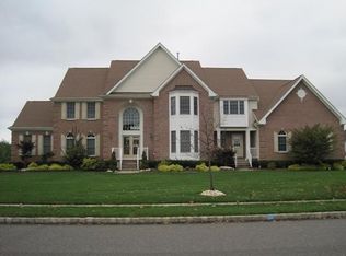 3 Laila Ct, Monroe Township, NJ 08831