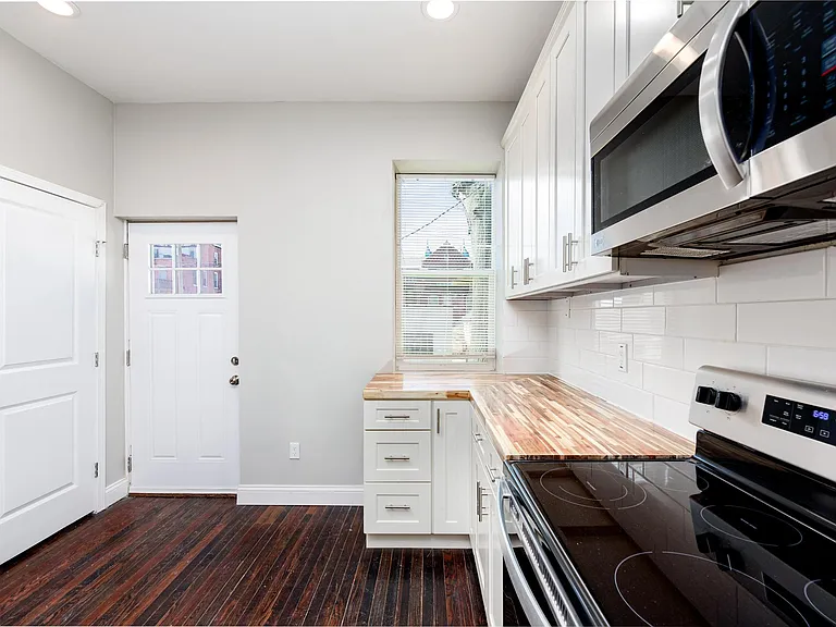 3151 Michigan Ave — Photo 11