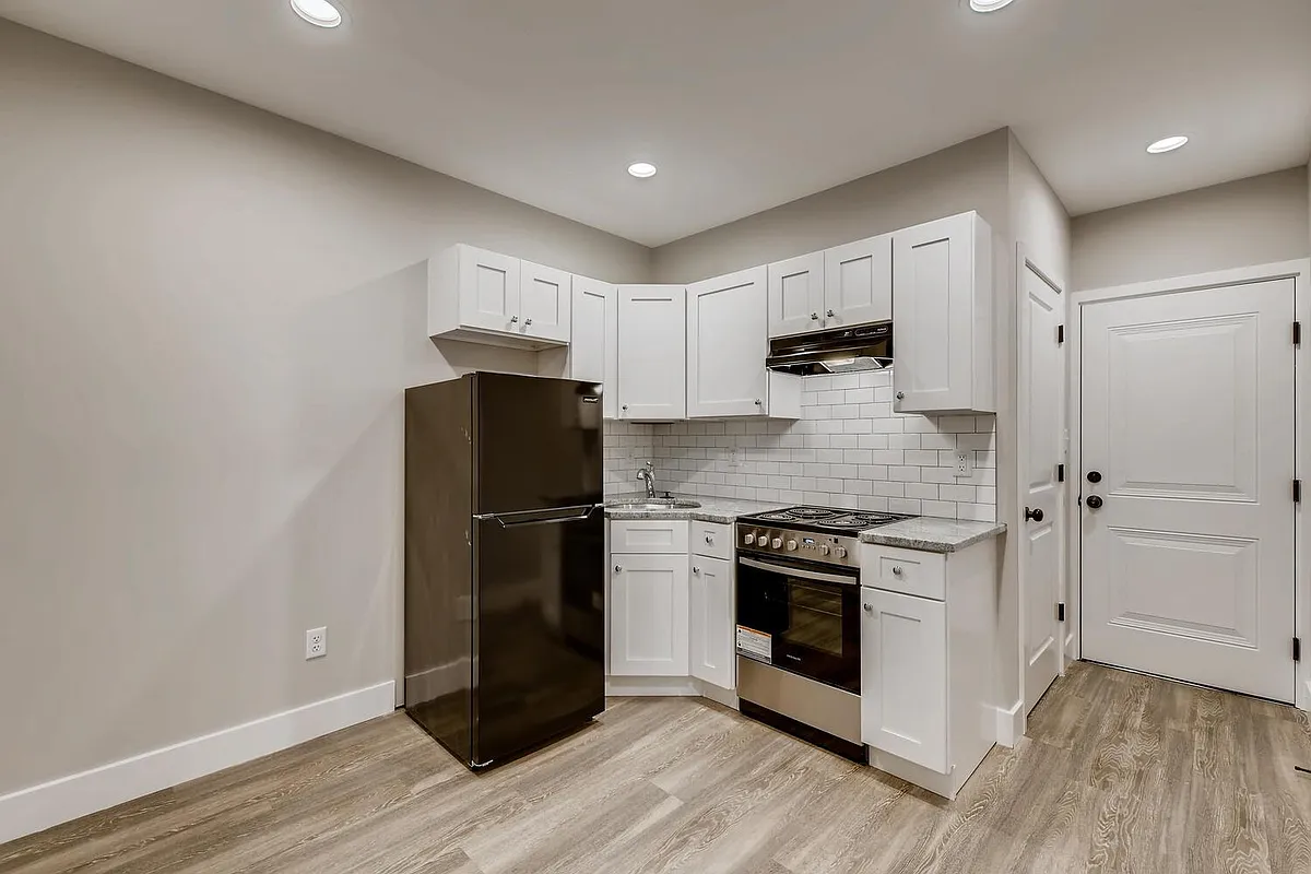 Building Photo - 3449 Chestnut Ave #B