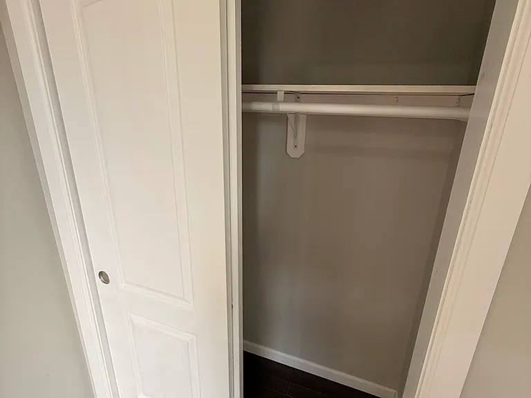 41 Howe St #1R — Photo 9
