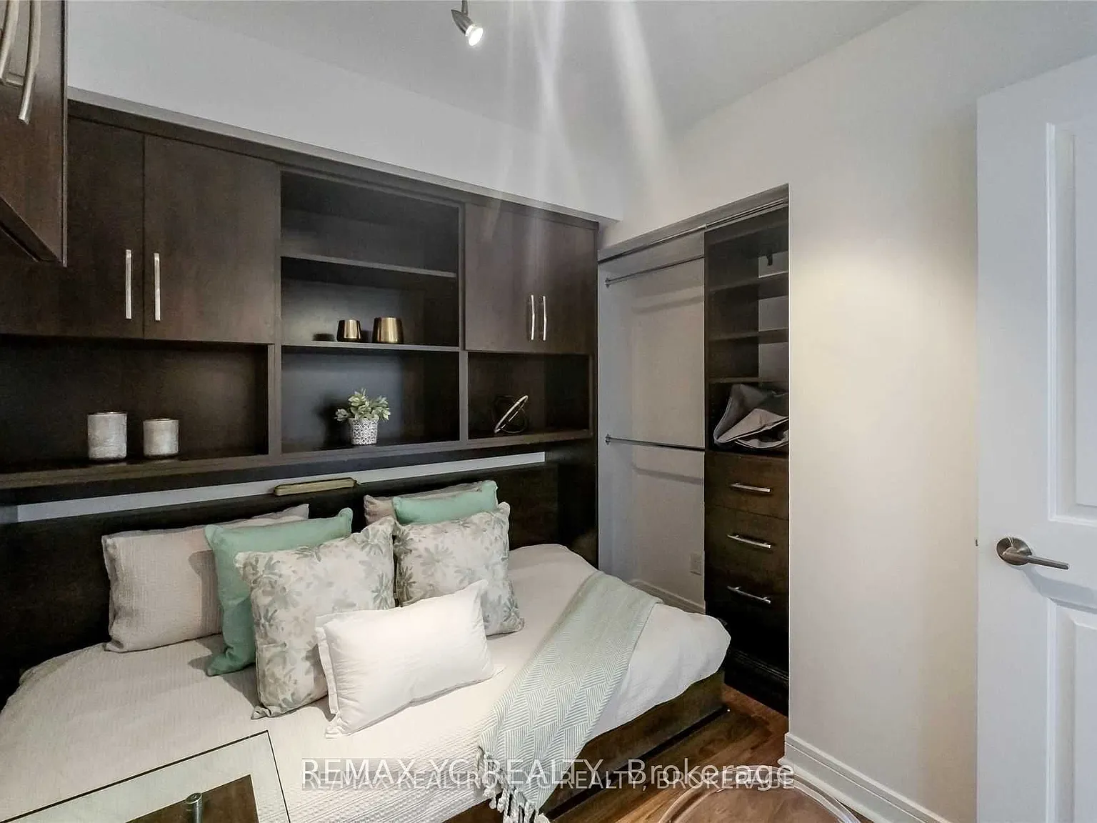 2 bed, $2,500 — Photo 3