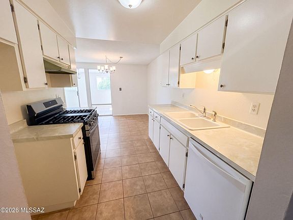 2nd image of 3431 S Champlain Ave