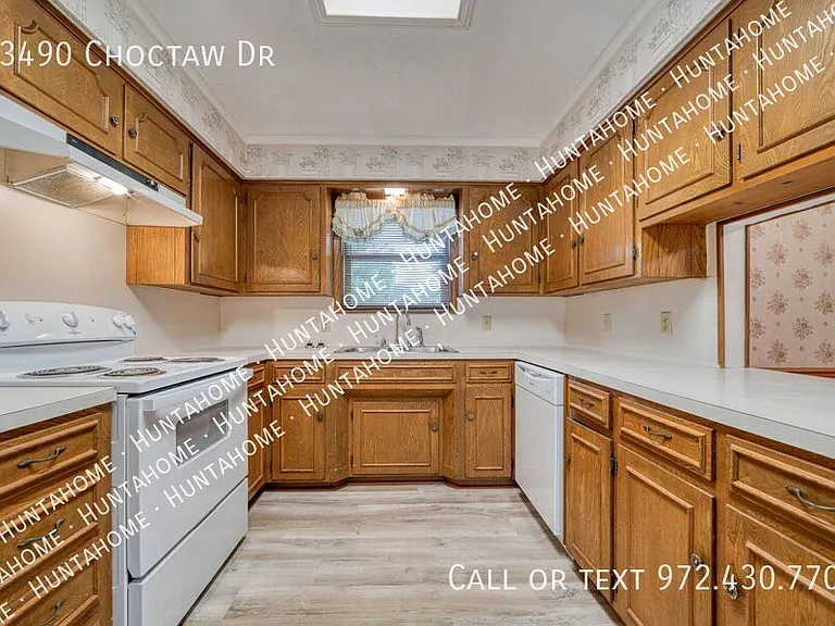 13490 Choctaw Dr — Photo 8