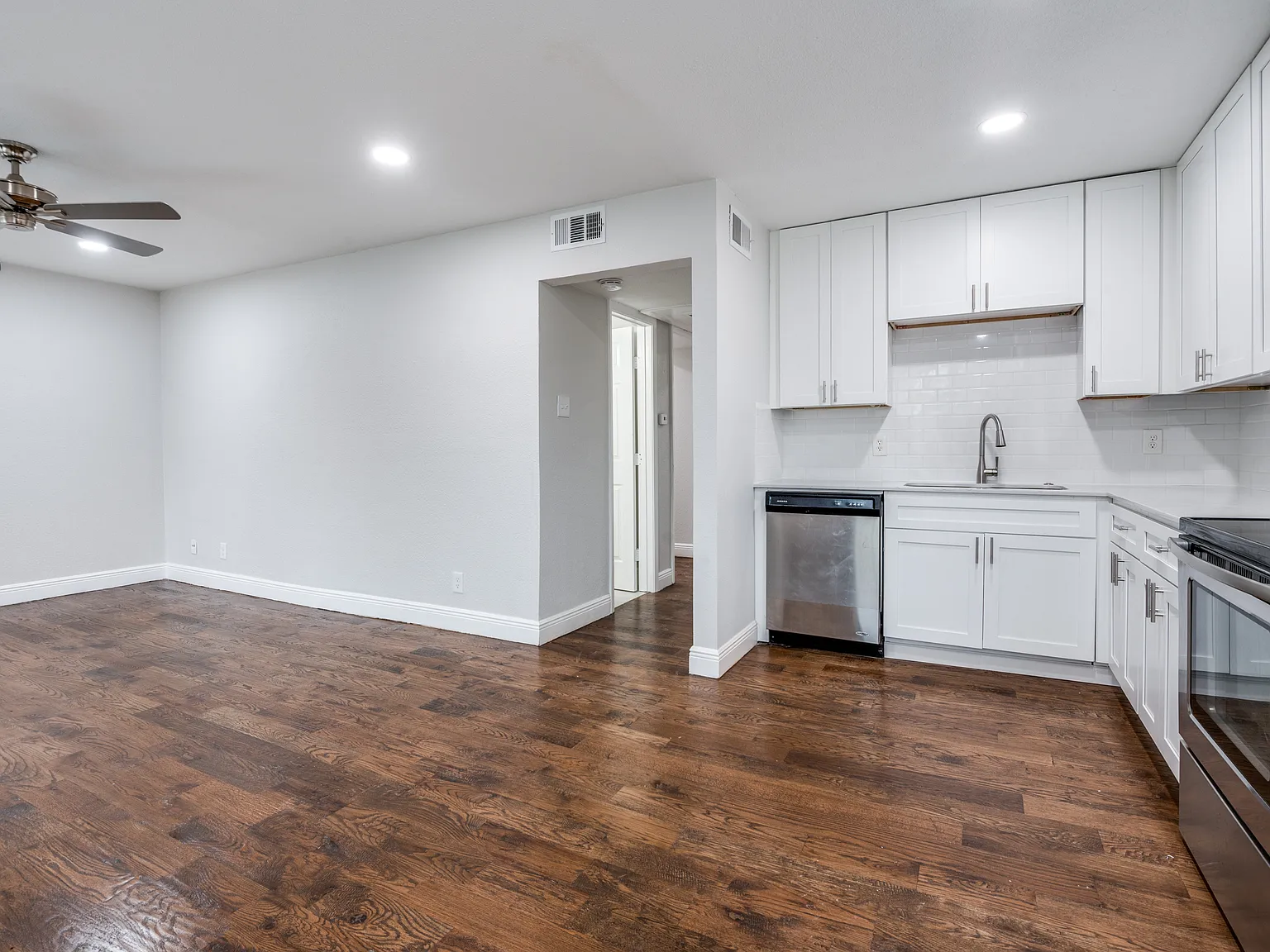 2 bed, 1.5 bath, 825 sqft, $1,475 — Photo 1
