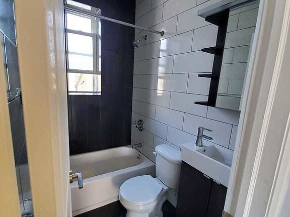 4th image of 2573 Bedford Ave #4D