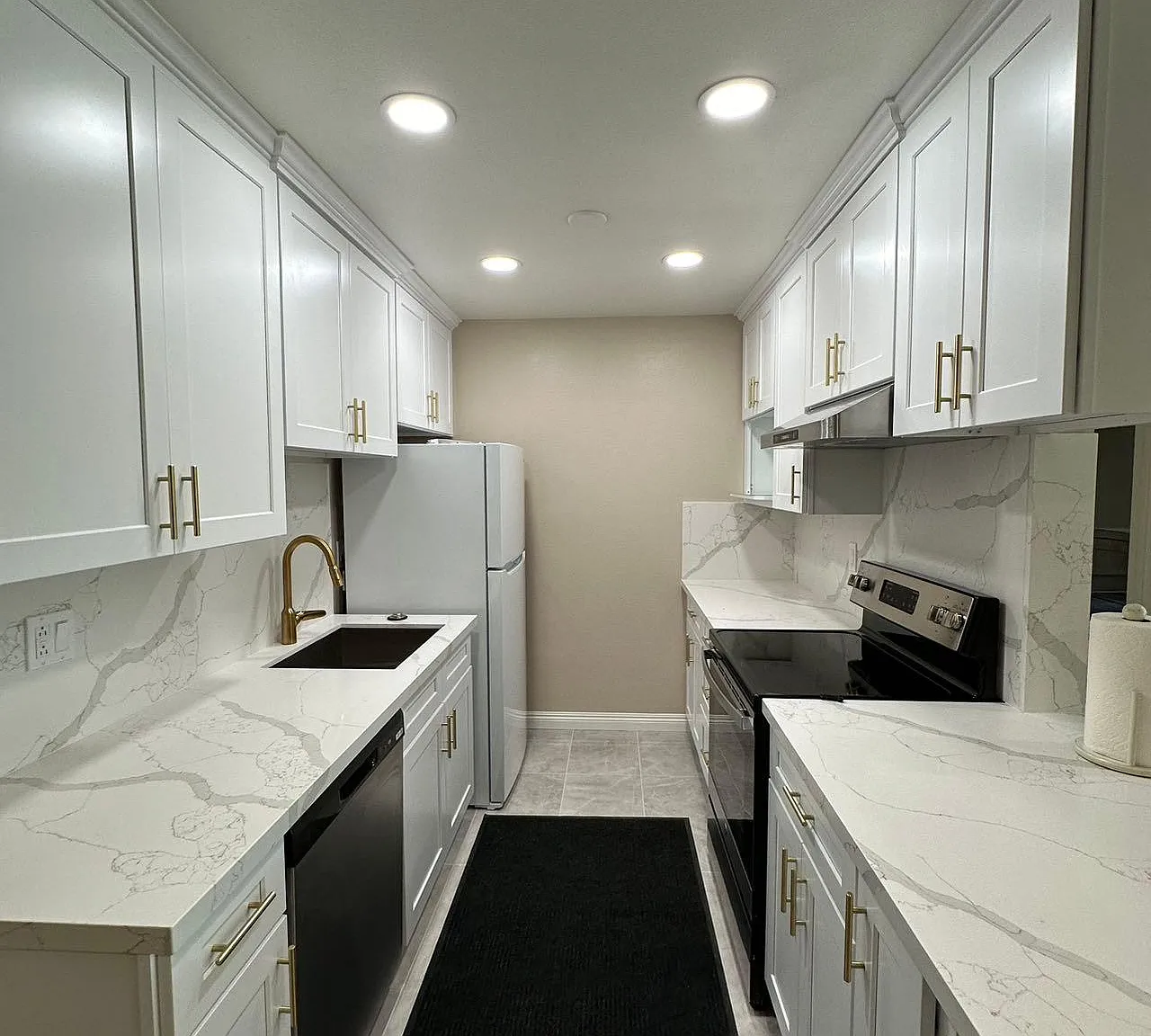 3 bed, 1271 sqft, $4,100 — Photo 2