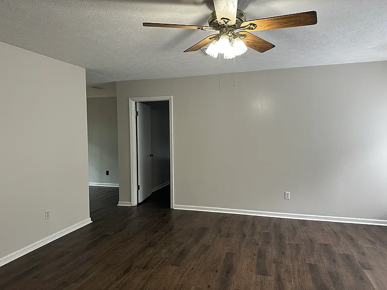 2412 Ionic Ct — Photo 11