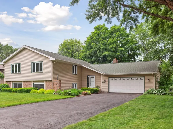 2865 Xanthus Ln N, Plymouth, MN 55447