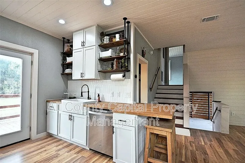 2 bed, 1.0 bath, 980 sqft, $1,400 — Photo 4
