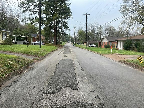 5th image of 1017 Deaton St