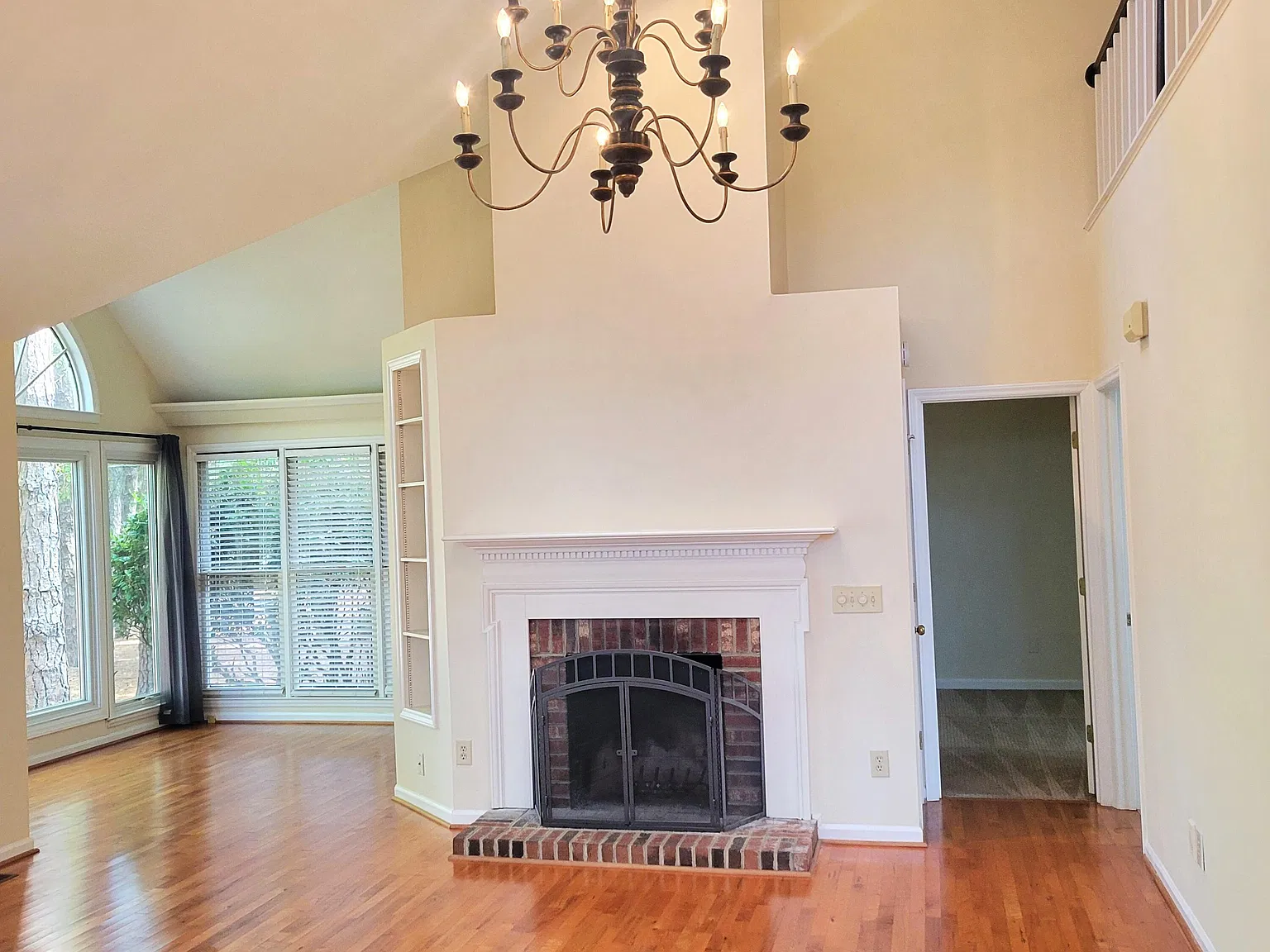 2 bed, 2.0 bath, 1910 sqft, $1,550 — Photo 3